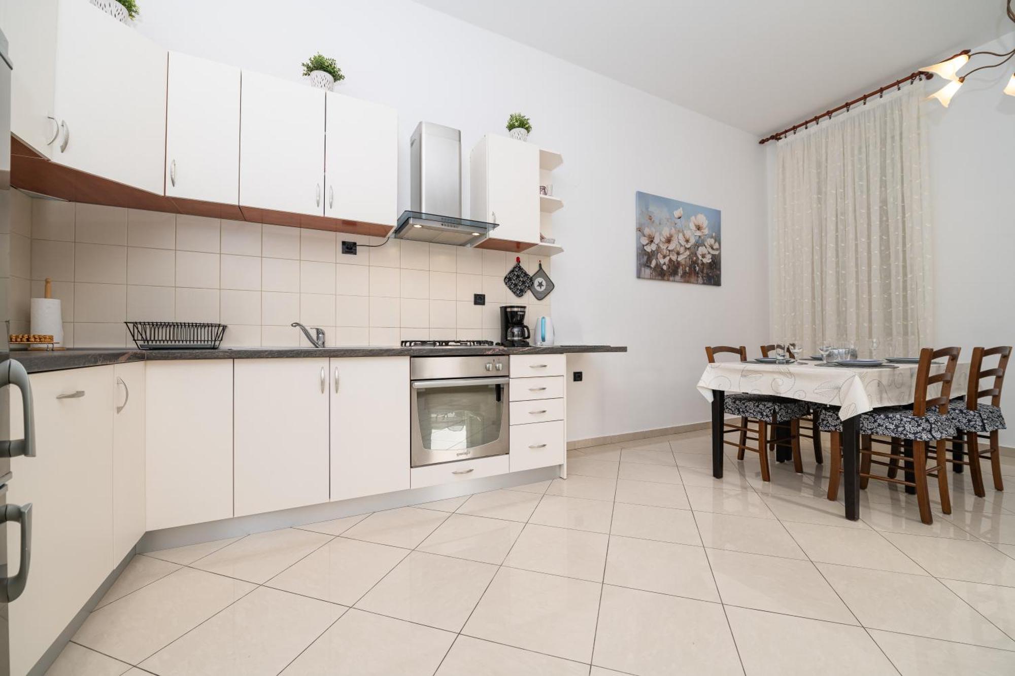Aparment Kod Kule Apartment เซรส ภายนอก รูปภาพ