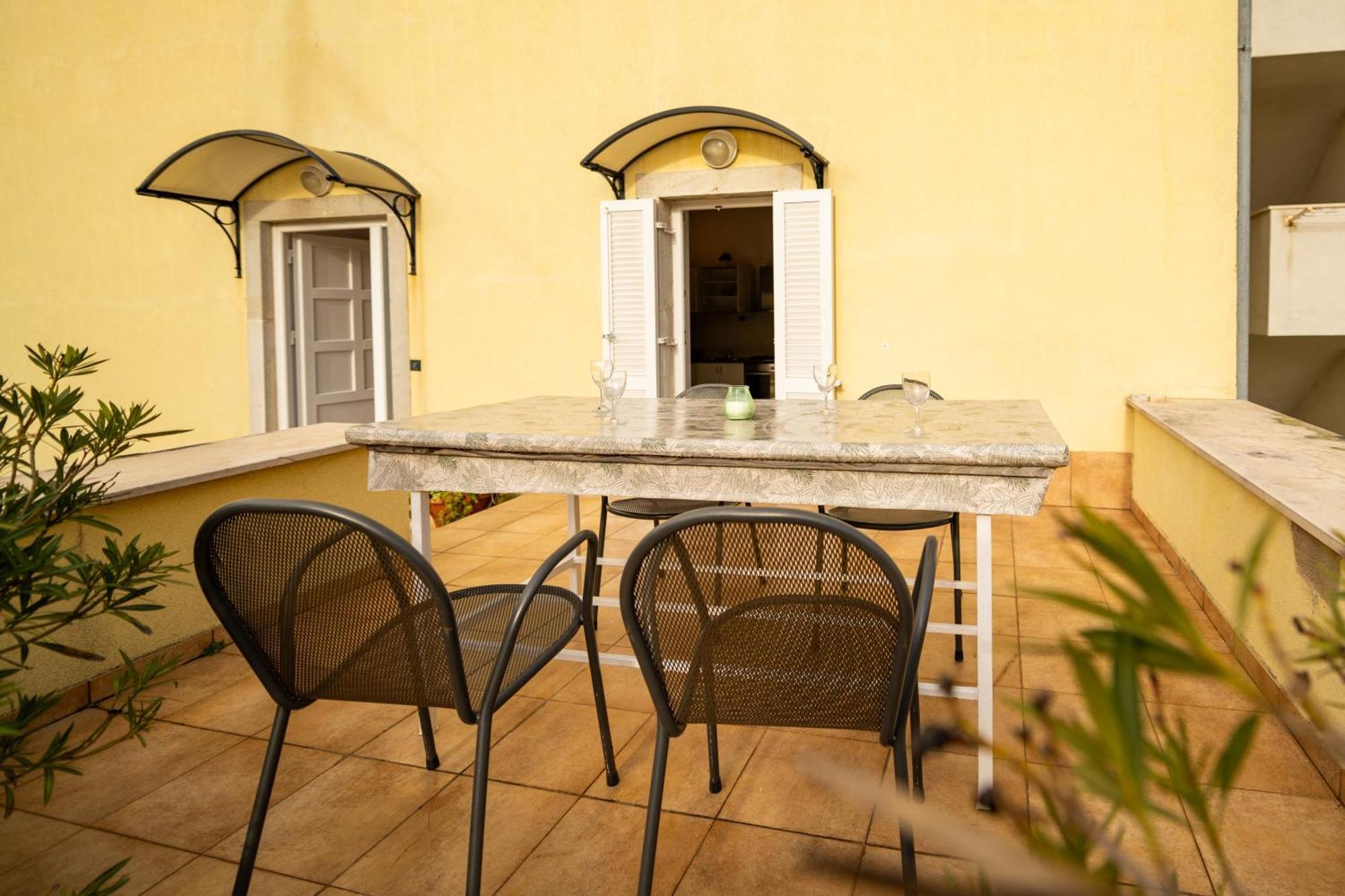 Aparment Kod Kule Apartment เซรส ภายนอก รูปภาพ