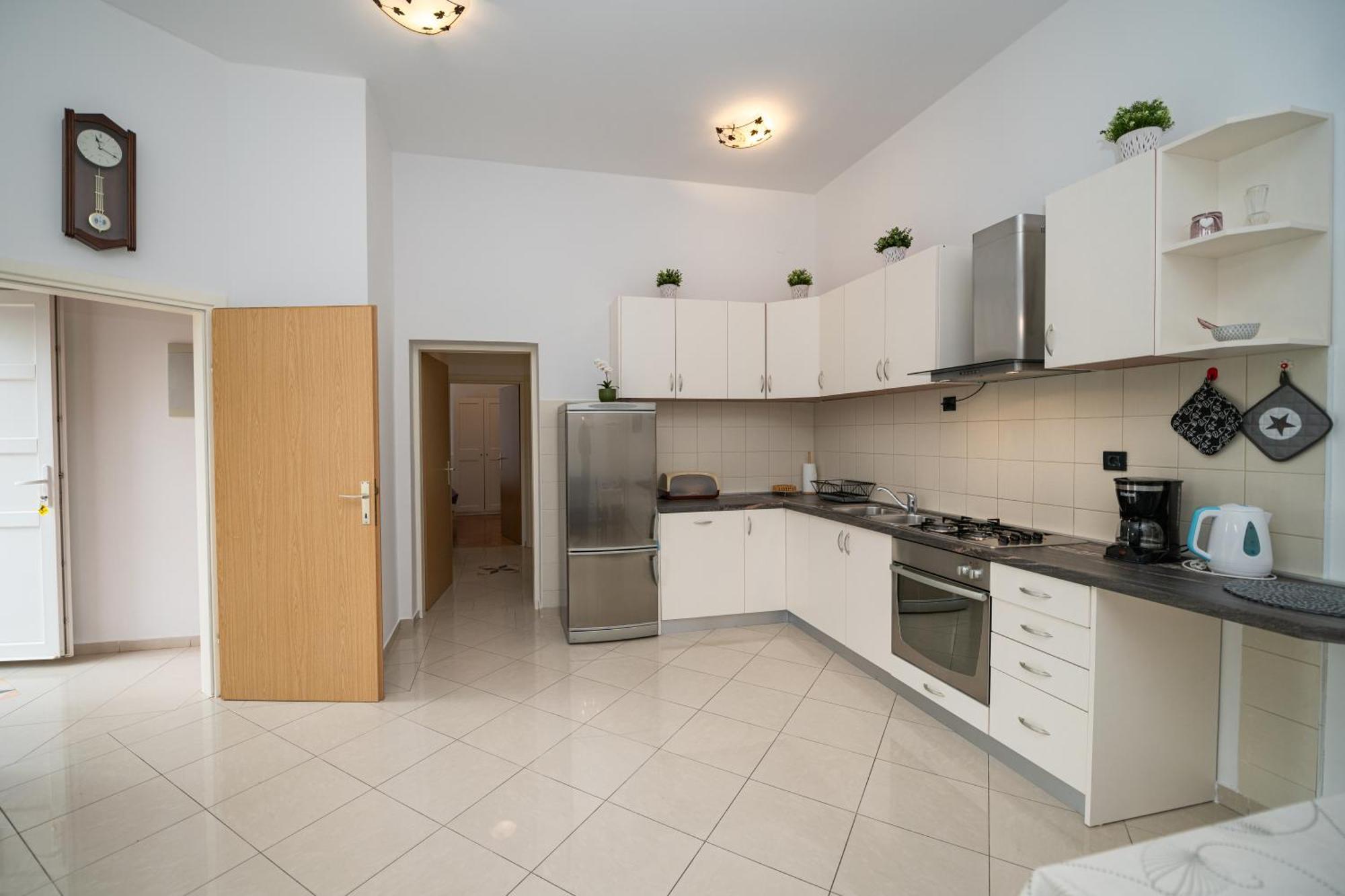 Aparment Kod Kule Apartment เซรส ภายนอก รูปภาพ